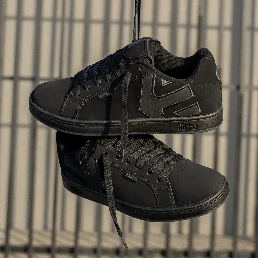 etnies-fader-skate-sneaker-black-raw-suede image 2