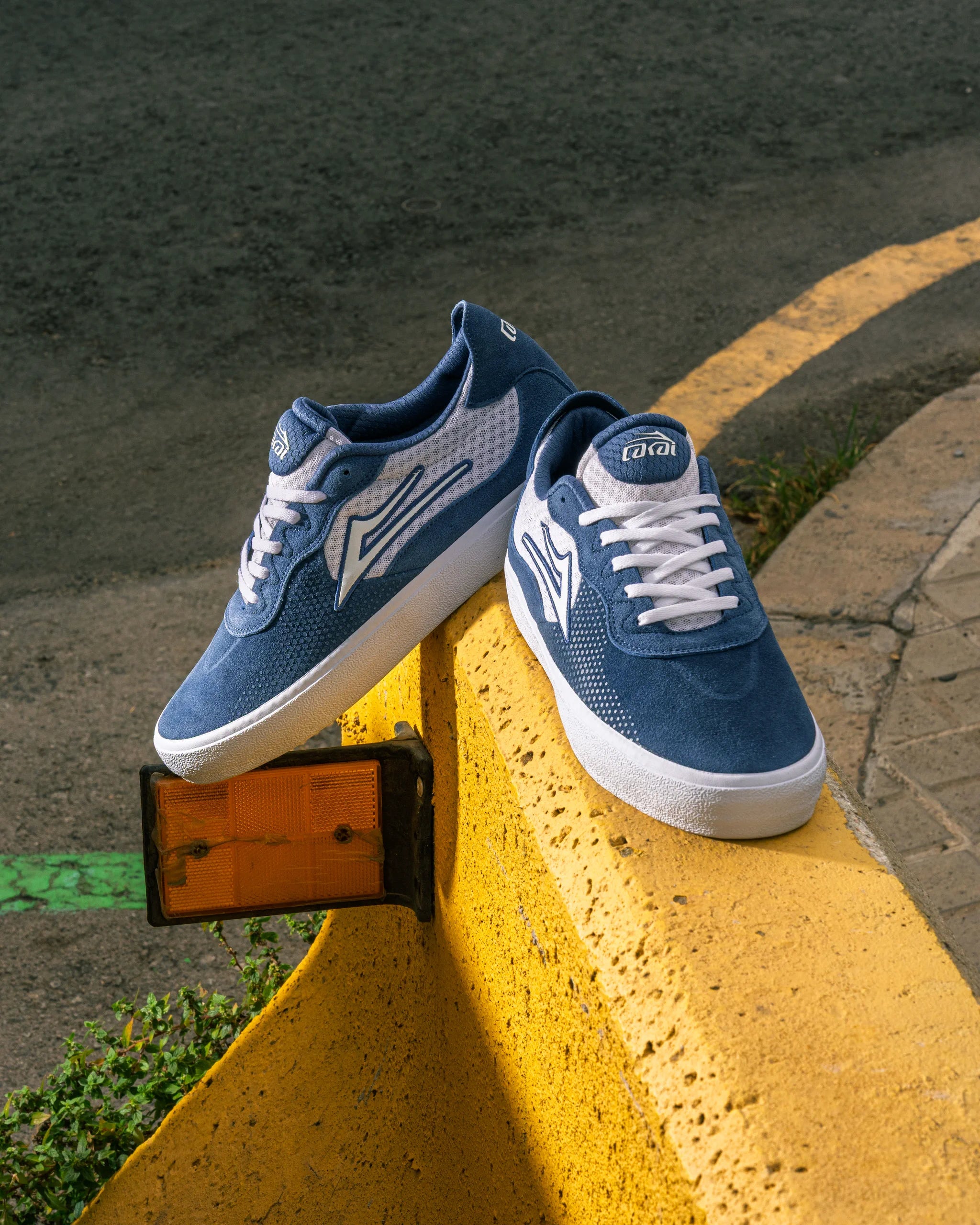 lakai-essex-light-navy-suede-white image 7