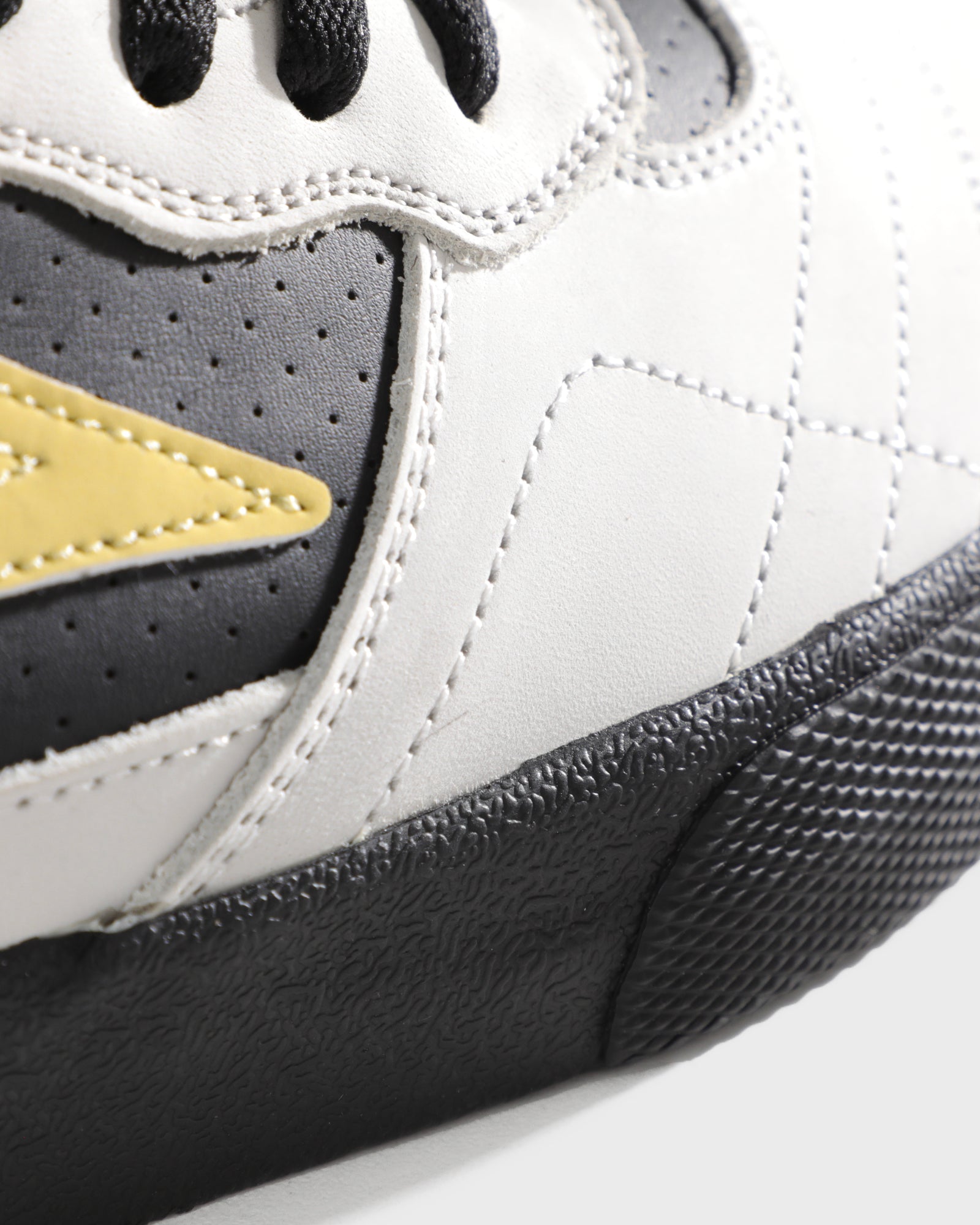 lakai-cambridge-white-banana-black image 5