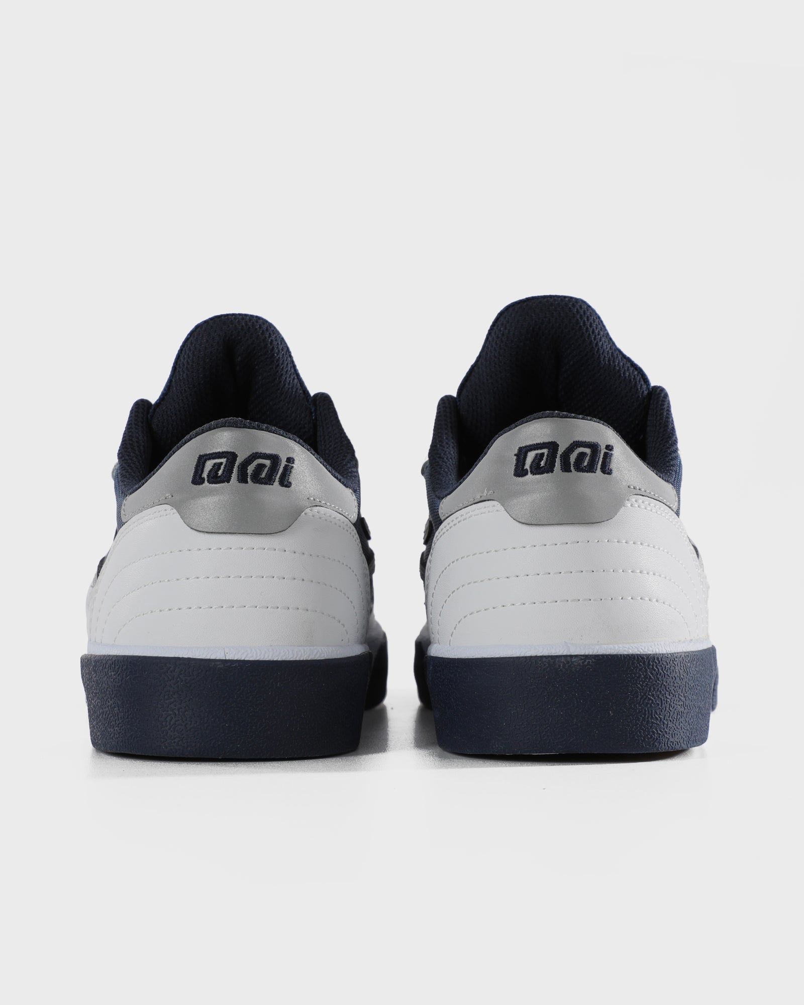 lakai-cambridge-skate-schuhe-white-leather-navy-reflective image 6