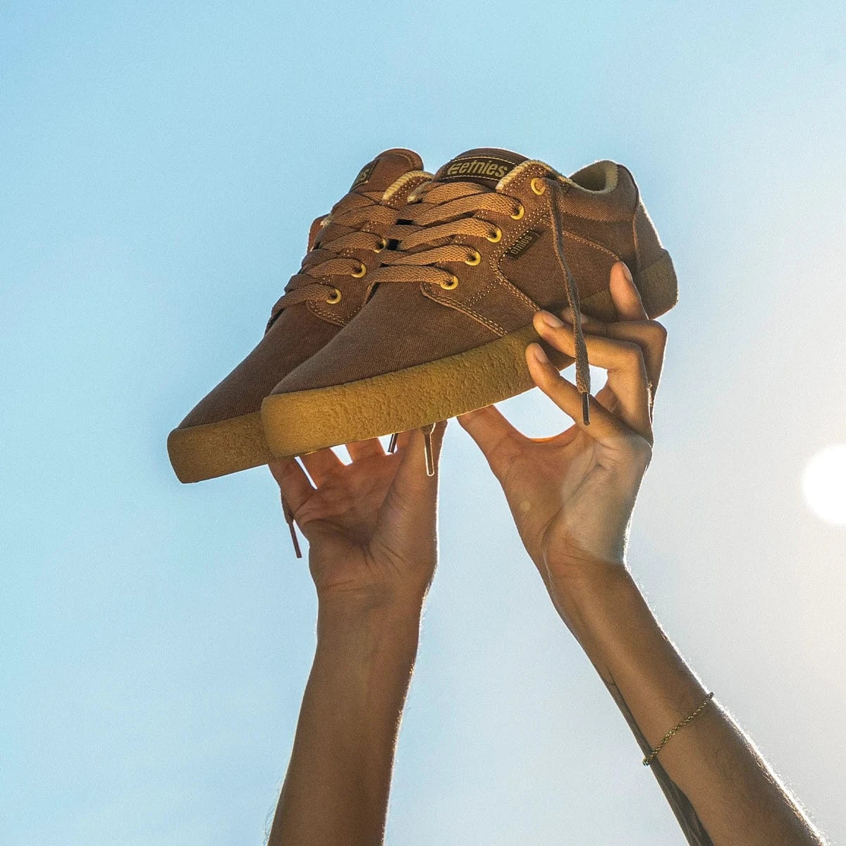 etnies-barge-ls-premium-skate-schuh-brown-beige-gum-hemp image 2