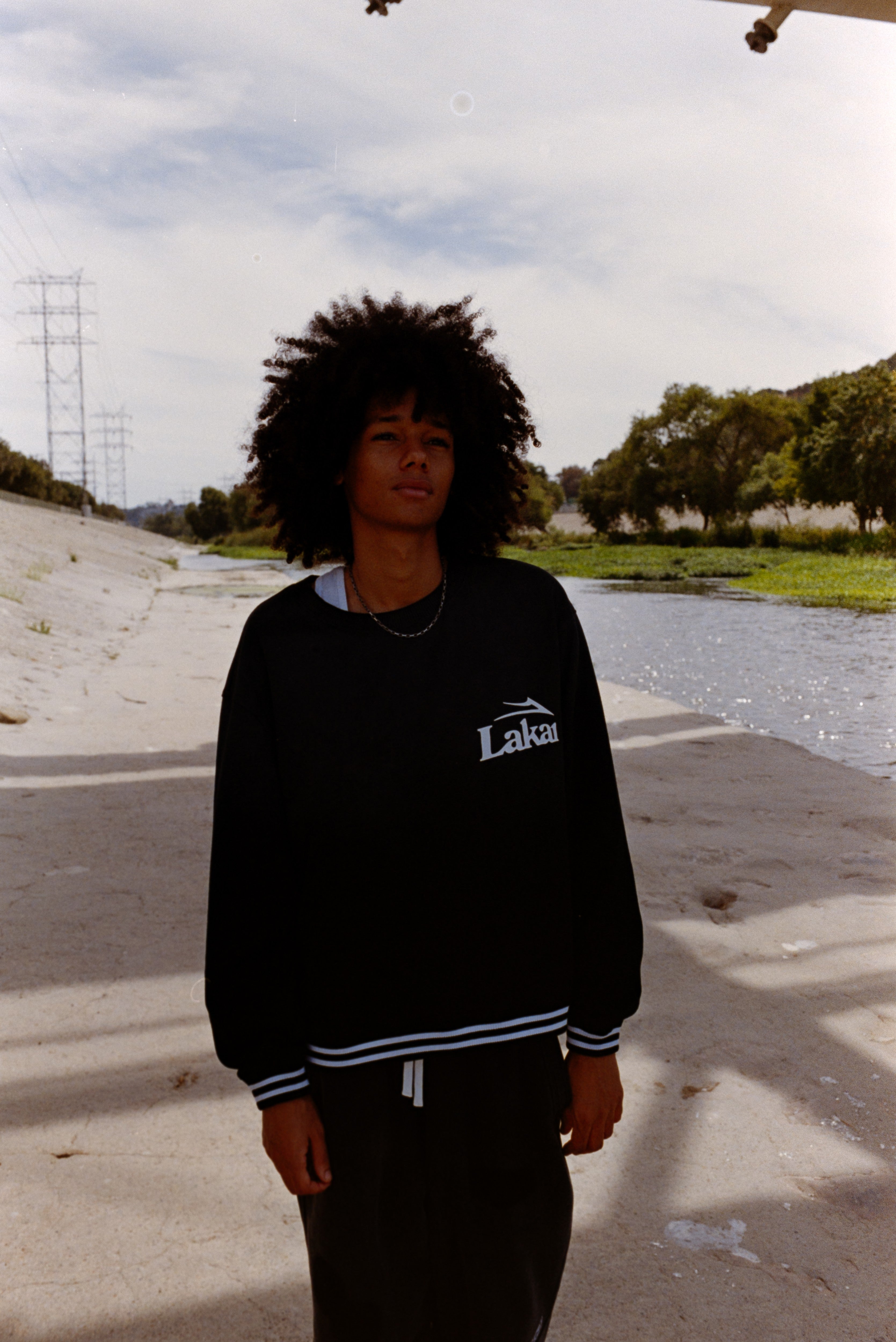 lakai-classic-oversized-sunfaded-crewneck-black image 8